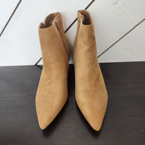 NEW Journee Collection Isobel Women's Size 8 Tan Faux Suede Ankle Boots 3CT - Picture 4 of 8